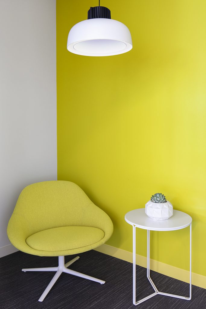 CERITY Corporate Insurance Design Private Phone Room